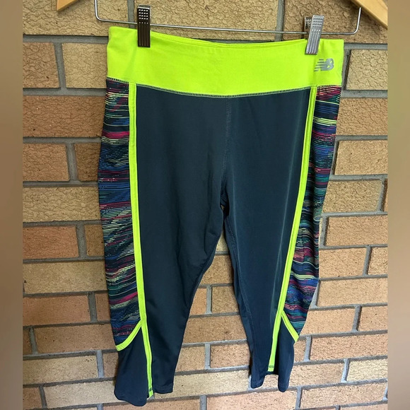 New Balance 3 Piece Athletic Gym Patterned Workout Girls Size 14 Large - Picture 6 of 7